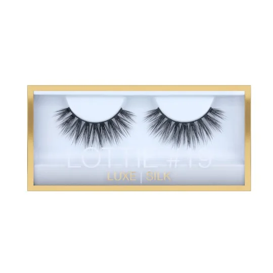 Huda Beauty Lottie Classic False Lashes