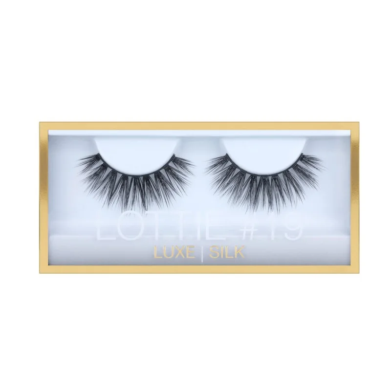 Huda Beauty Lottie Classic False Lashes