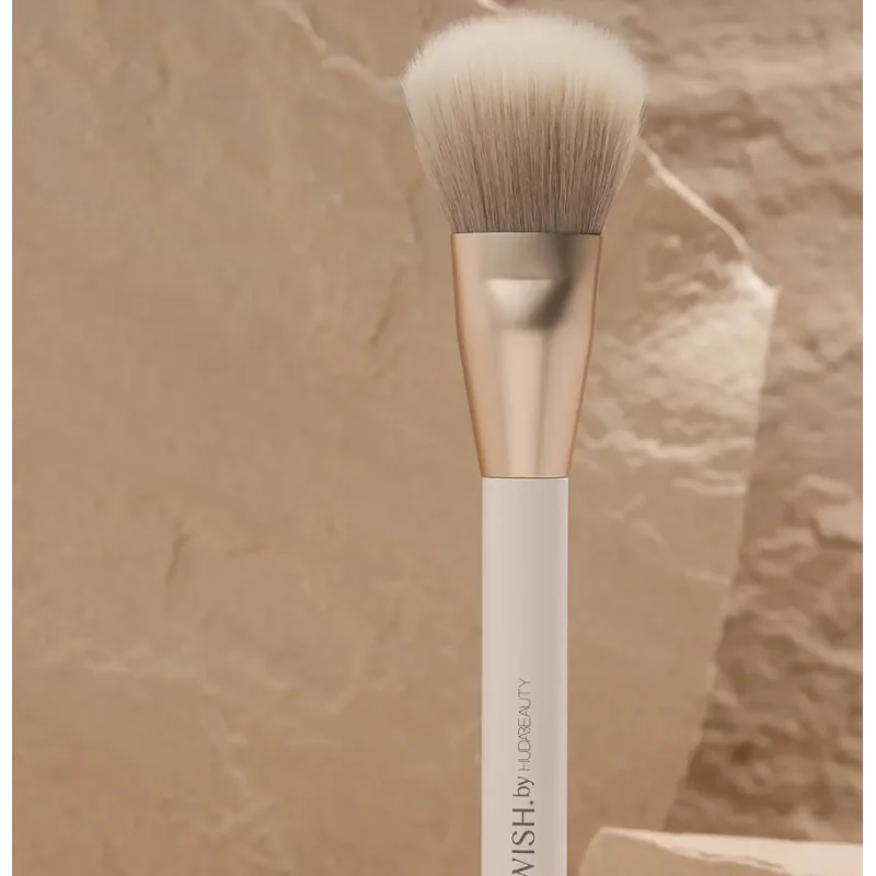 HUDA BEAUTY GLOWISH ALL OVER BRONZE FACE BRUSH