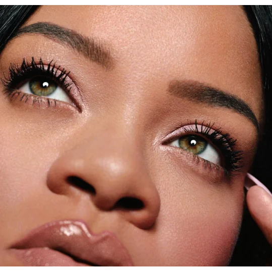 FENTY BEAUTY HELLA THICC VOLUMIZING MASCARA - Mascara volume